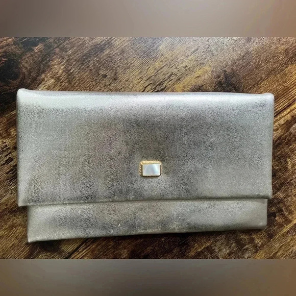 VINTAGE: Lewisette gold clutch bag - Picture 1 of 11